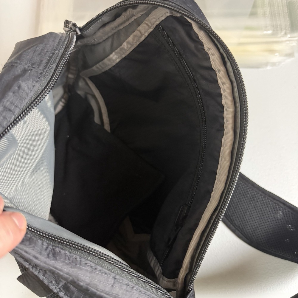 LL Bean Stowaway Sling Crossbody Bag Black Hiking Lightweight Travel Daypack - Picture 9 of 13